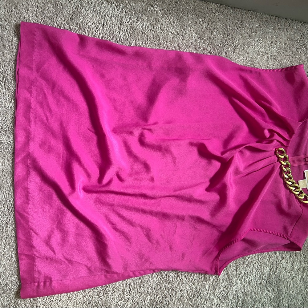 Michael Kors Fuchsia Sleeveless Blouse with Chain Accent - Picture 3 of 6
